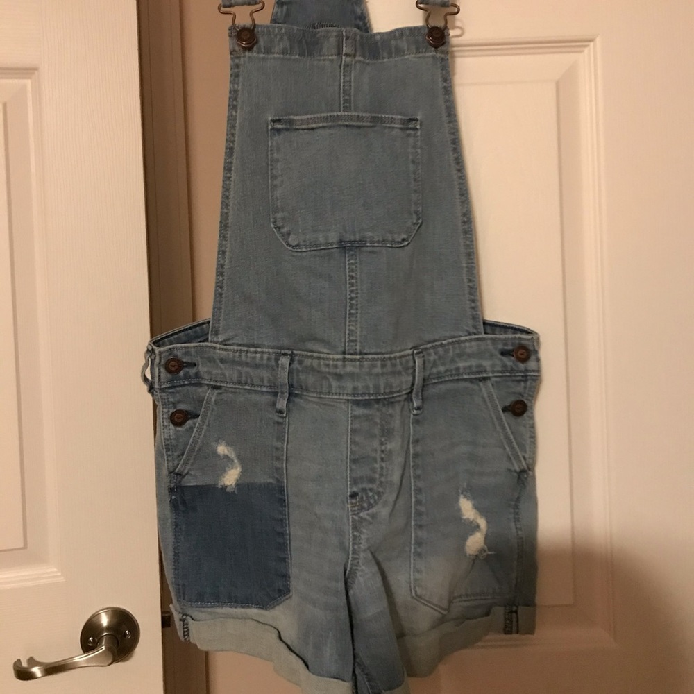 Hollister Shortall